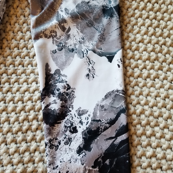 Unique workout pants - Picture 4 of 5